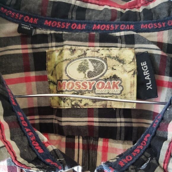 Mossy Oak Men's Plaid Short Sleeve Button Down Shirt with Pocket - Picture 5 of 5